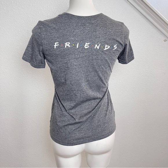 FRIENDS grey scoop neck t-shirt size XS They don't know that we know slogan - Picture 2 of 4
